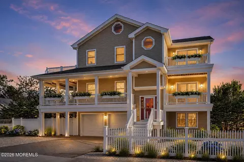 51 Fifth Ave, Normandy Beach, NJ 08739