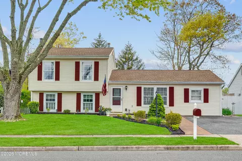 77 Schooner Ave, Barnegat, NJ 08005