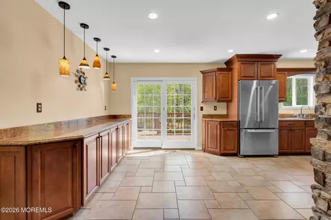 Kitchen - 205 Frank Applegate Rd, Jackson, NJ 08527 photo 9 of 10