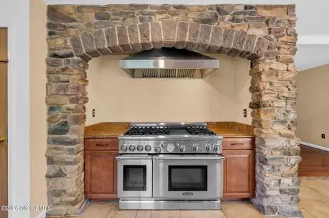 Kitchen - 205 Frank Applegate Rd, Jackson, NJ 08527 photo 4 of 10