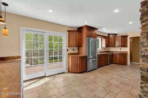 Kitchen - 205 Frank Applegate Rd, Jackson, NJ 08527 photo 10 of 10