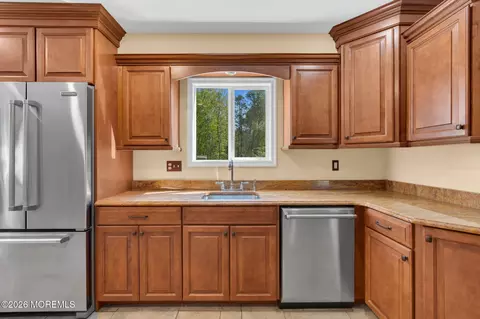 Kitchen - 205 Frank Applegate Rd, Jackson, NJ 08527 photo 5 of 10