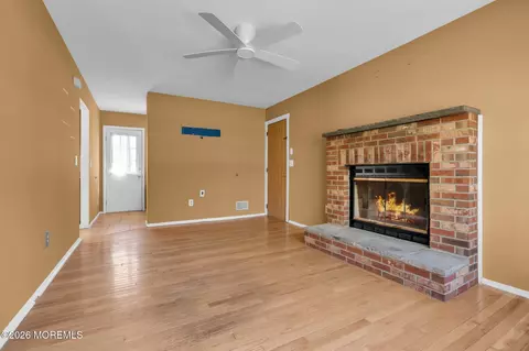 Living - 205 Frank Applegate Rd, Jackson, NJ 08527 photo 7 of 8