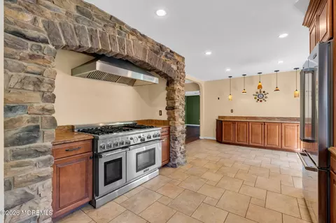 Kitchen - 205 Frank Applegate Rd, Jackson, NJ 08527 photo 8 of 10