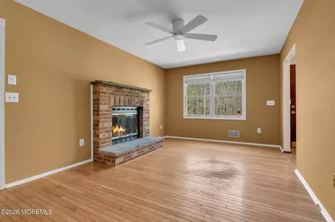 Living - 205 Frank Applegate Rd, Jackson, NJ 08527 photo 8 of 8