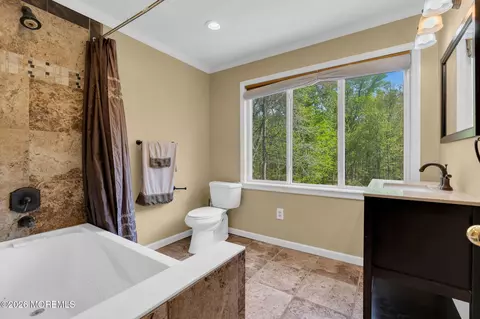 Bath - 205 Frank Applegate Rd, Jackson, NJ 08527 photo 2 of 5