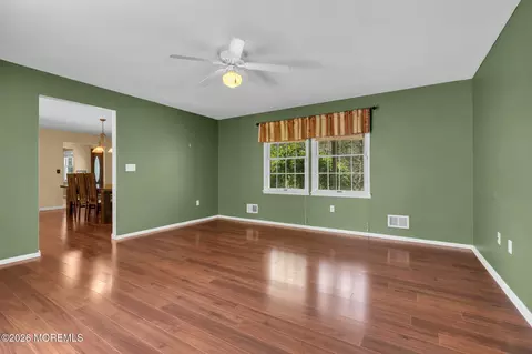 Living - 205 Frank Applegate Rd, Jackson, NJ 08527 photo 4 of 8