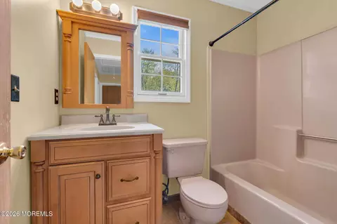 Bath - 205 Frank Applegate Rd, Jackson, NJ 08527 photo 5 of 5