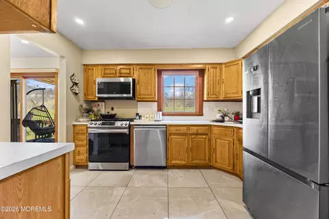 Kitchen - 21 Starlit Dr, Middlesex, NJ 08846 photo 2 of 2