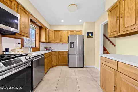 Kitchen - 21 Starlit Dr, Middlesex, NJ 08846 photo 1 of 2
