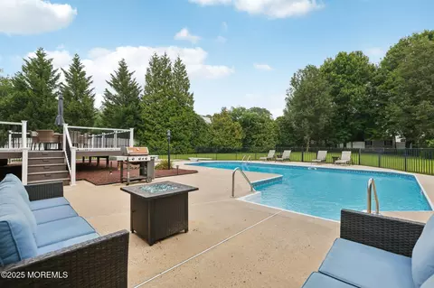Exterior - 3 Macintosh Ct, Jackson, NJ 08527 photo 10 of 12