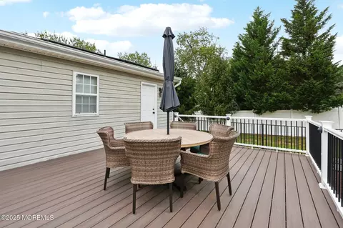 Exterior - 3 Macintosh Ct, Jackson, NJ 08527 photo 6 of 12
