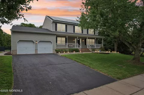 3 Macintosh Ct, Jackson, NJ 08527