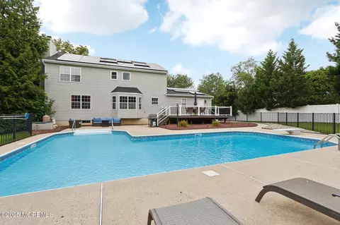 Exterior - 3 Macintosh Ct, Jackson, NJ 08527 photo 11 of 12