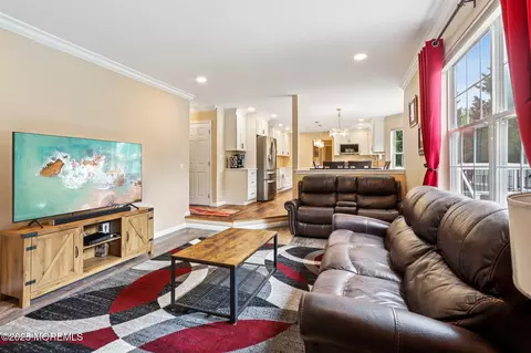 Living - 3 Macintosh Ct, Jackson, NJ 08527 photo 3 of 3