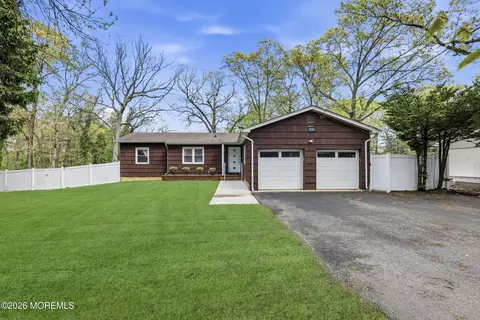 319 Miller Rd, Lakewood, NJ 08701