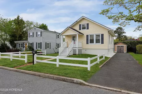 45 Manning St, Red Bank, NJ 07701