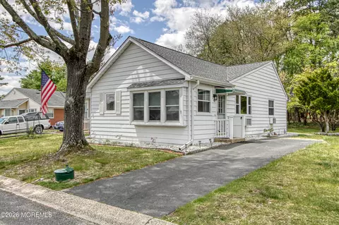 15 Lafayette Dr #B, Whiting, NJ 08759