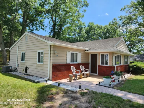3 Mallard St # B, Manchester, NJ 08759