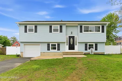 1043 Bell St, Toms River, NJ 08753