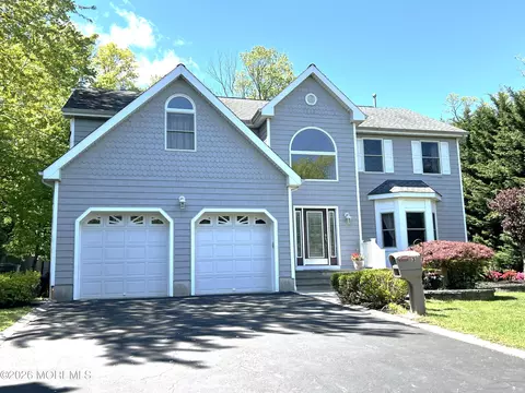 3 Chestnut Ridge Rd, Holmdel, NJ 07733
