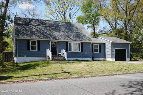 325 18th Ave, Brick, NJ 08724