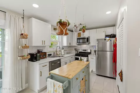 Kitchen - 307 5th St, Waretown, NJ 08758 photo 3 of 4