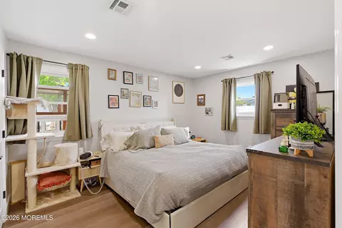 Bedroom - 307 5th St, Waretown, NJ 08758 photo 3 of 5