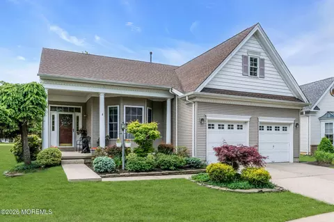 9 Winged Foot Rd, Jackson, NJ 08527