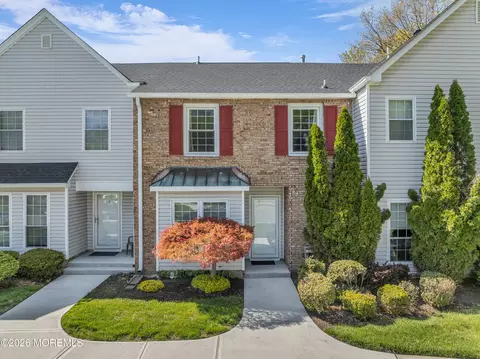 16 Vassar Pl, Morganville, NJ 07751