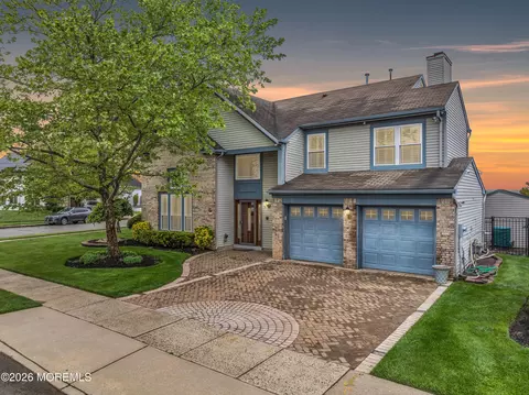 80 Major Dr, Sayreville, NJ 08872