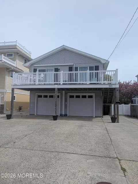 301 W 18th St, Ship Bottom, NJ 08008
