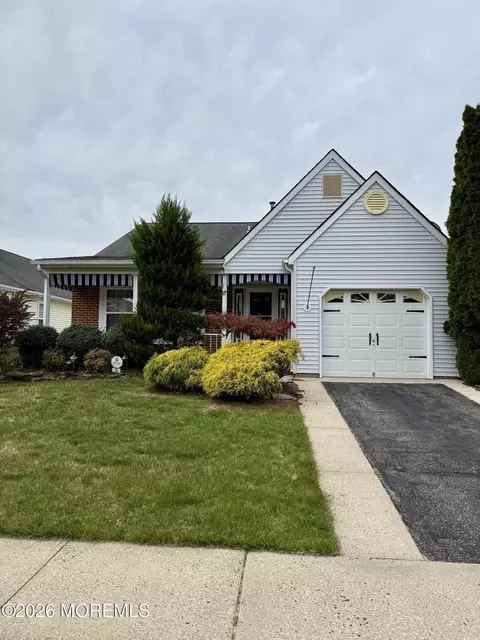 26 Lambert Way, Toms River, NJ 08757