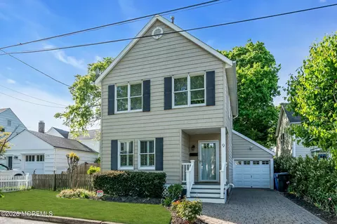 9 Sycamore Ln, Fair Haven, NJ 07704