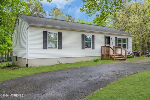 200 Spray Rd, Manahawkin, NJ 08050
