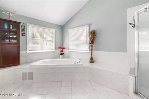 Bath - 16 Conor Rd, Jackson, NJ 08527 photo 3 of 4