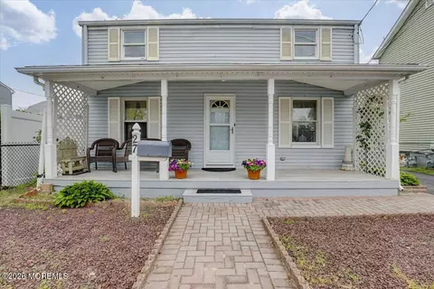 27 Washington St, Red Bank, NJ 07701