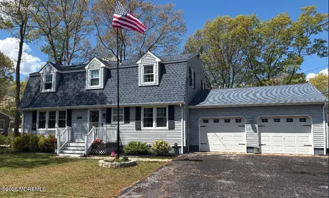 234 Spruce Ln, Forked River, NJ 08731