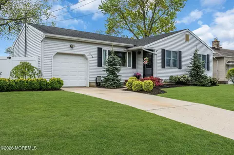 516 Barclay Dr, Point Pleasant, NJ 08742