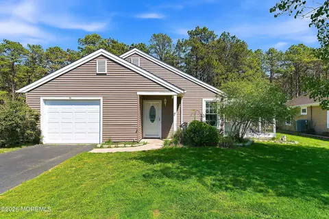 13 Abbey Ct, Forked River, NJ 08731
