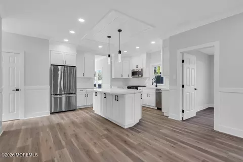 9 Glen Ct S, Barnegat, NJ 08005