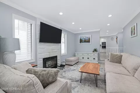 Living - 70 Overlook Dr, Independence, NJ 07838 photo 2 of 4