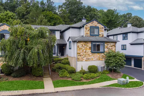 70 Overlook Dr, Independence, NJ 07838
