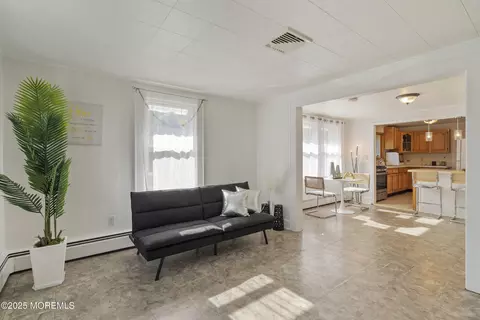 29 Wilson Ave, Manalapan, NJ 07726
