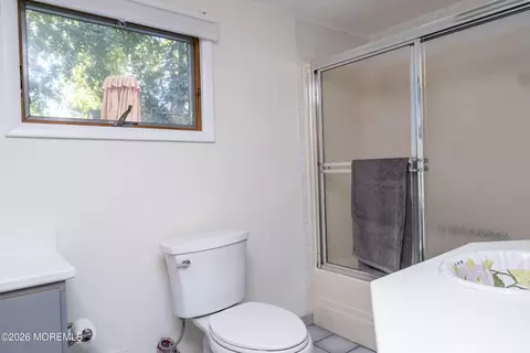 Bath - 28 Florence Ave, Leonardo, NJ 07737 photo 1 of 2