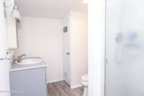 Bath - 28 Florence Ave, Leonardo, NJ 07737 photo 2 of 2