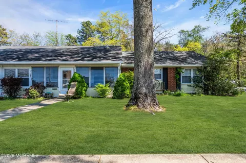 717 Buckingham Dr # B, Lakewood, NJ 08701