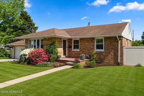 31 Stevens Rd, Edison, NJ 08817