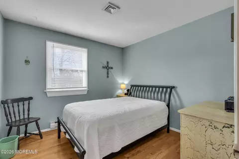 Bedroom - 301 Clearstream Rd, Jackson, NJ 08527 photo 4 of 4