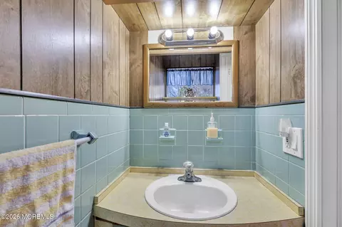 Bath - 307 Clearstream Rd, Jackson, NJ 08527 photo 1 of 2